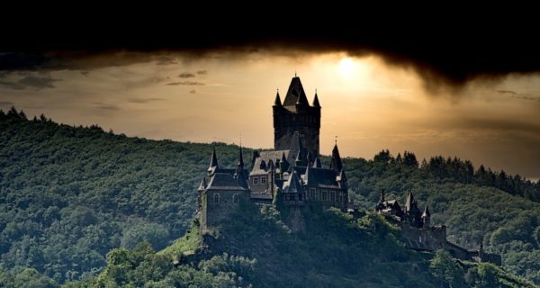 The Curse of Akebiall – Chapter One: Stranger in Town
