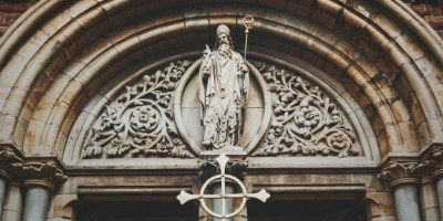 St Patrick Statue. Photo by K. Mitch Hodge on Unsplash