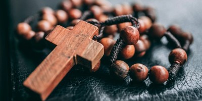 Catholic rosary beads to illustrate JRR Tolkien attitude to Catholic tradition