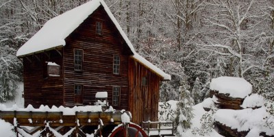 North Virginia Christmas snow. Photo Credit: ForestWander/Wikimedia Commons. https://commons.wikimedia.org/wiki/File:Snowy-Gristmill-Winter-Christmas-Postcard-pub_-_West_Virginia_-_ForestWander.jpg